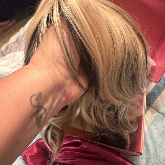 Brand new Chelsey Smith Crown - Picture 5 of 9